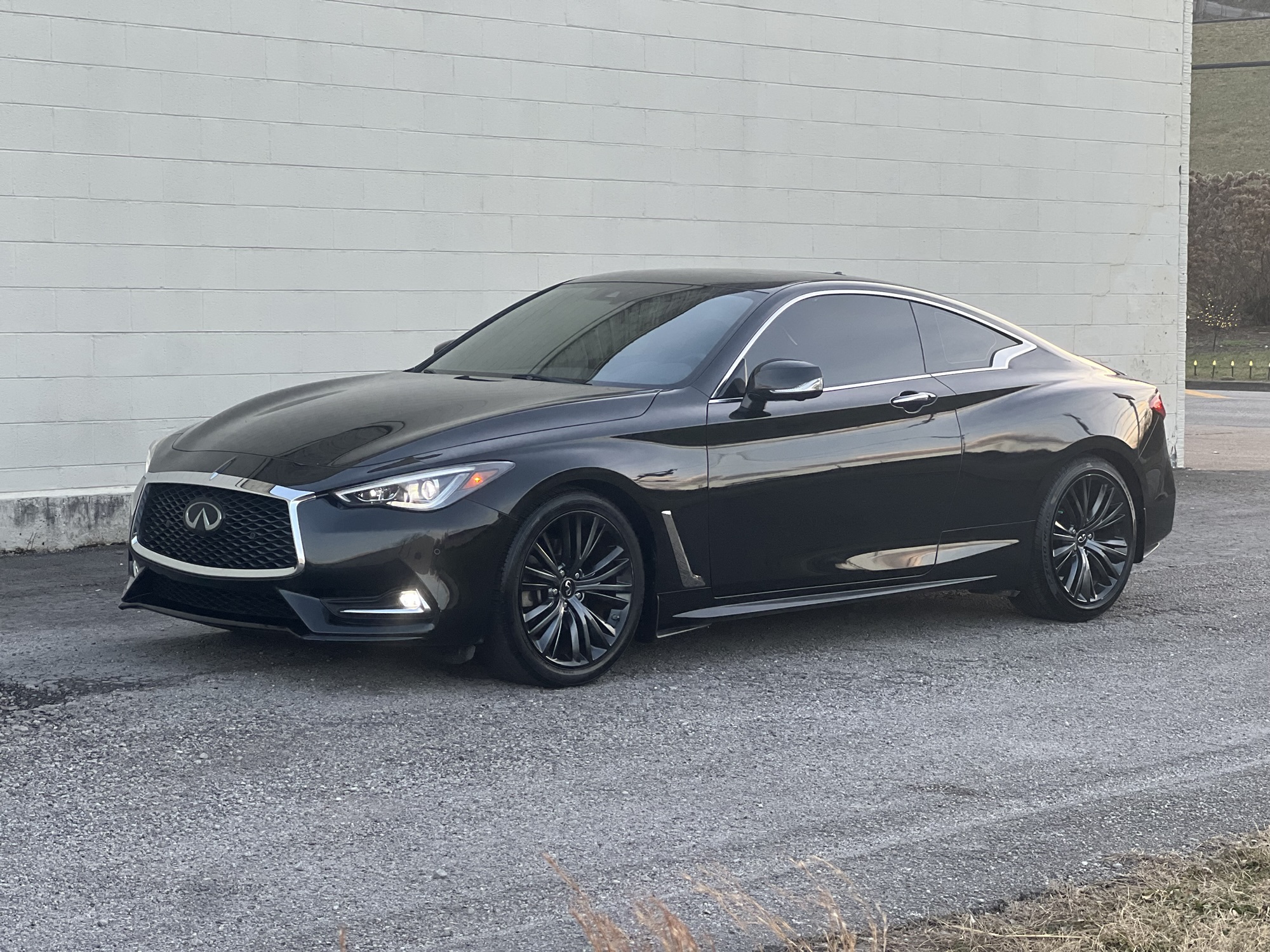 2022 INFINITI Q60 Coupe LUXE's photo