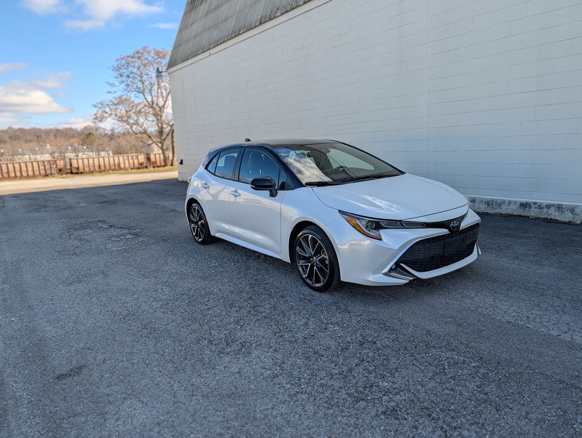 2021 Toyota Corolla Hatchback XSE's photo