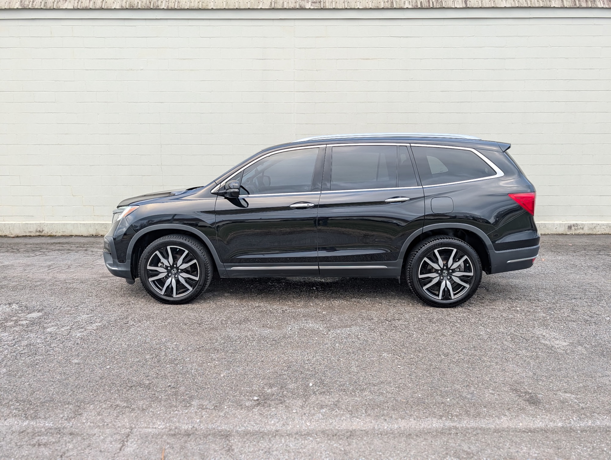 2021 Honda Pilot Elite's photo